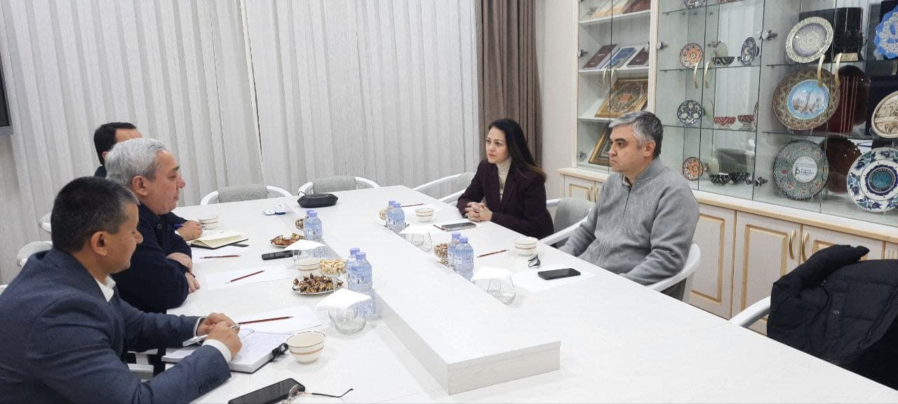 Tarix instituti direktori, akademik Azamat Ziyo Samarqand davlat arxitektura-qurilish universiteti rektori doktor Chidem Janbay Turkyilmazni qabul qildi.