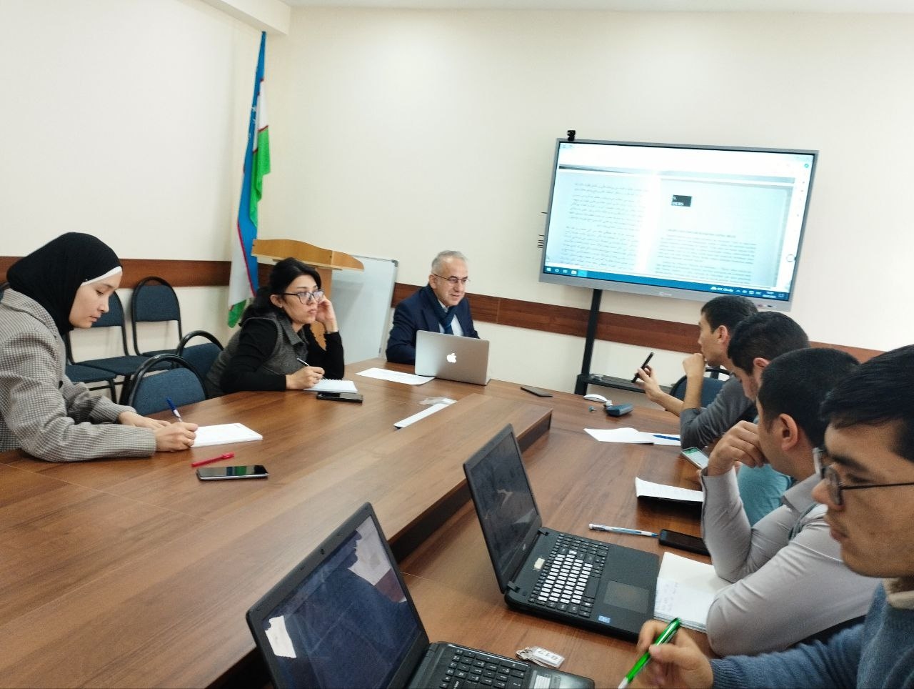 Usmonlicha qoʻlyozma va tarixiy hujjatlarni oʻqish va tahlil qilish darslari boshlandi